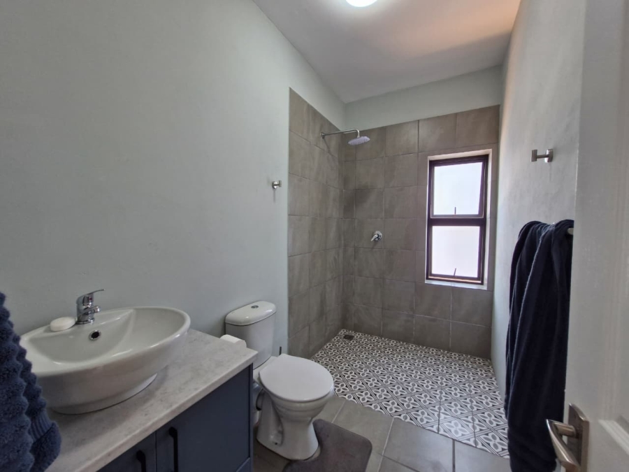 5 Bedroom Property for Sale in Stilbaai Oos Western Cape